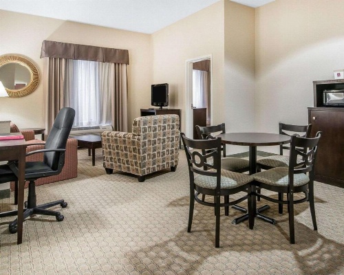 University Inn Vestal image 12