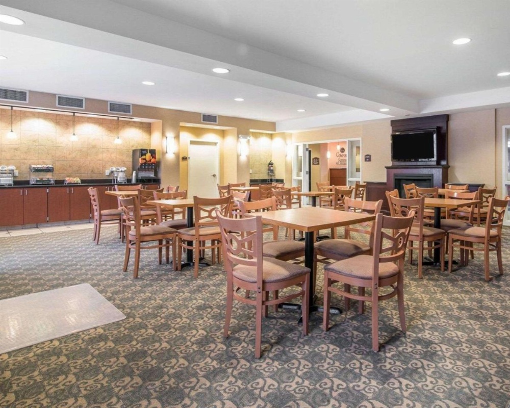 University Inn Vestal Image 24