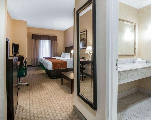 University Inn Vestal image 25