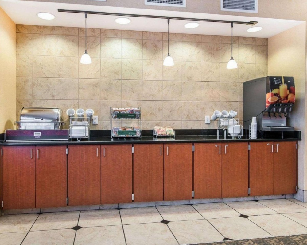 University Inn Vestal Image 32